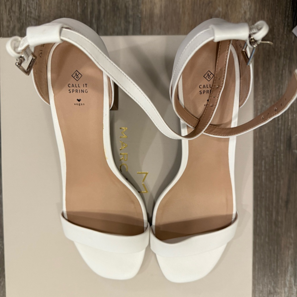 Call It Spring Mackenzie Sandal - Picture 3 of 4